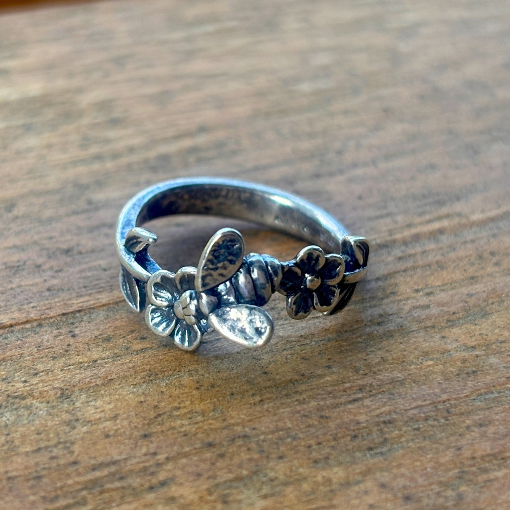 James Avery Sterling Honey Bee & Flower Ring, Size 8, Retired Design